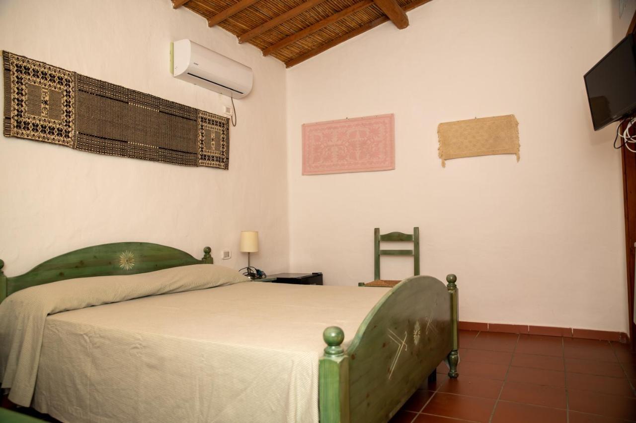 Agriturismo Santa Lucia Tratalias Экстерьер фото